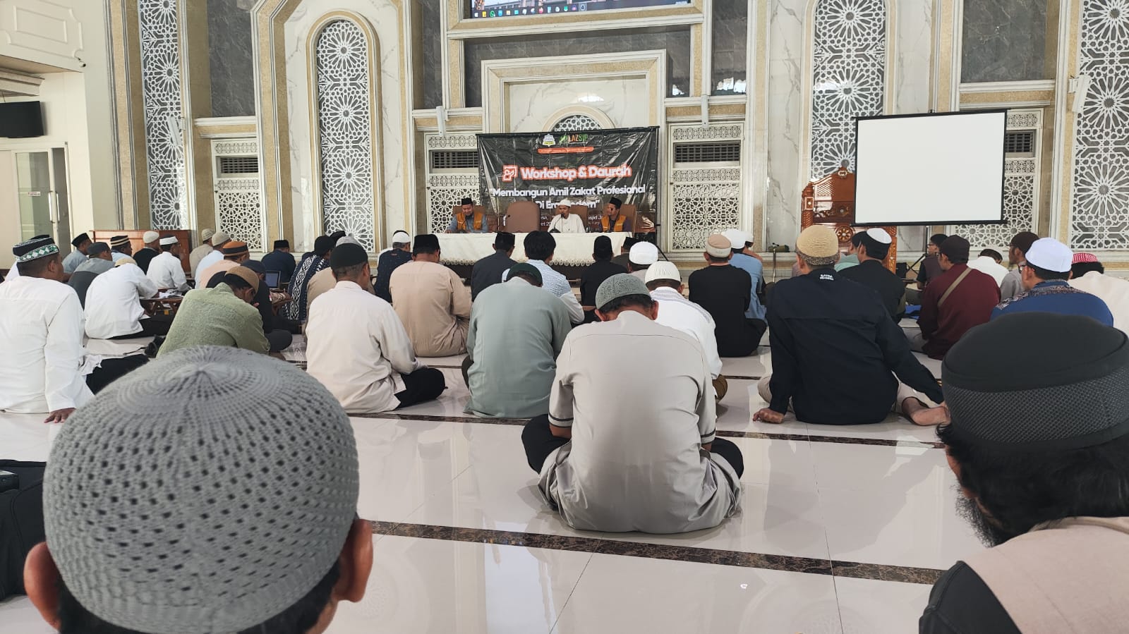 Tingkatkan Profesionalitas Dalam Pengelolaan Zakat, LAZSIP dan ZISWAF Al Furqan Adakan Workshop dan Daurah Zakat